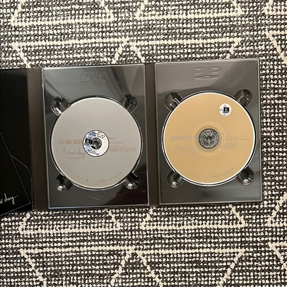 Celine Black and White Performance DVD - Picture 3 of 5